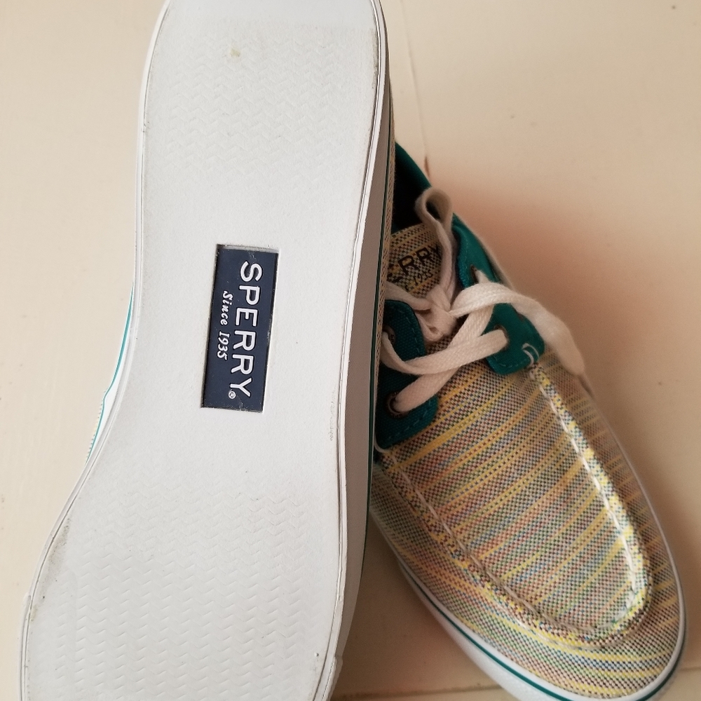 Sperry ladies canvas boat shoes.